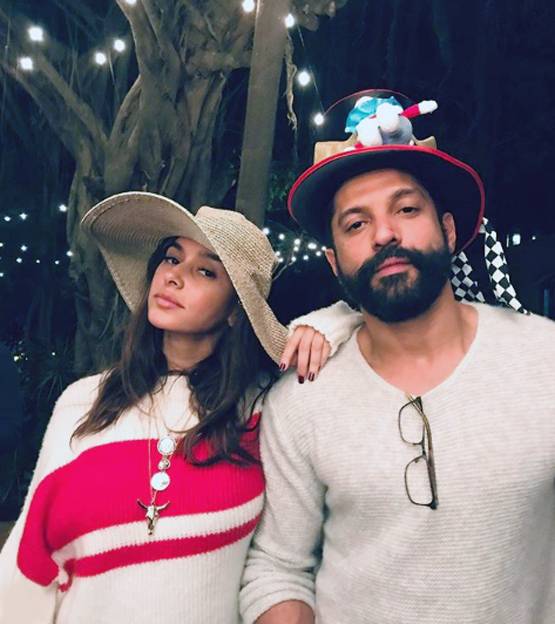 सनी लियोनी से कपूर फैमिली तक, सेलेब्स ने फैमिली संग यूं मनाया क्रिसमस