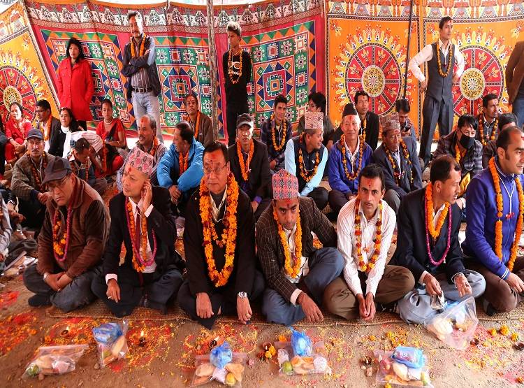 आस्था के आगे झुका कानून, नेपाल के मेले में 30 हजार जानवरों की बलि