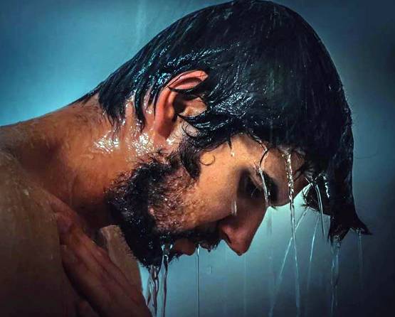 सर्दी में गर्म पानी से नहाना क्या हो सकता है नुकसानदायक?