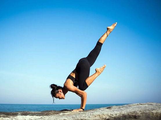 जानिए A लेटर से शुरू नाम वालों के लिए कैसा रहेगा साल 2020?