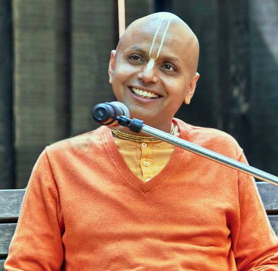 गौर गोपालदास: लाखों की नौकरी छोड़ इंजीनियर से इसलिए संत बना ये युवा