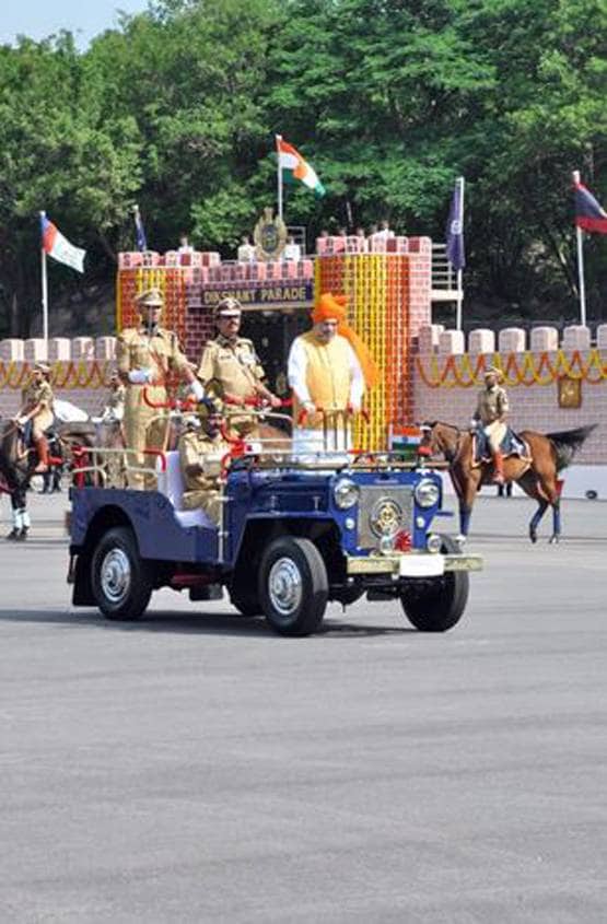 बचपन में पुलिसवालों ने मन में छोड़ी ऐसी छाप, इंजीनियर से बने IPS