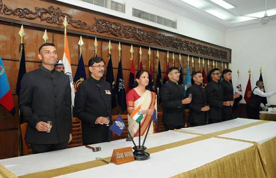 बचपन में पुलिसवालों ने मन में छोड़ी ऐसी छाप, इंजीनियर से बने IPS