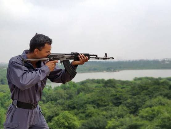 बचपन में पुलिसवालों ने मन में छोड़ी ऐसी छाप, इंजीनियर से बने IPS