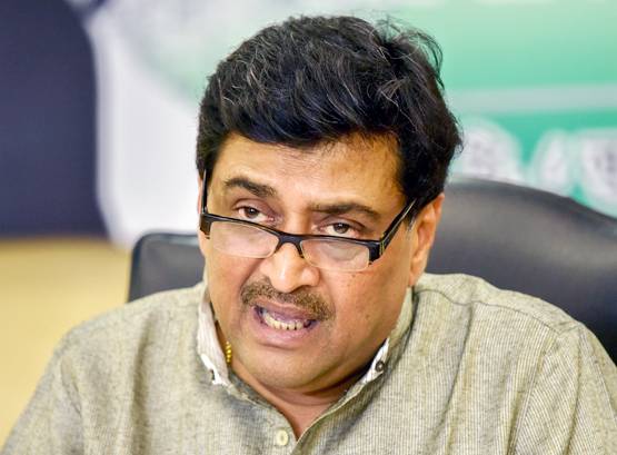 Who is Ashok Chavan: 'वनवास' खत्म कर फिर महाराष्ट्र की सत्ता में लौटे