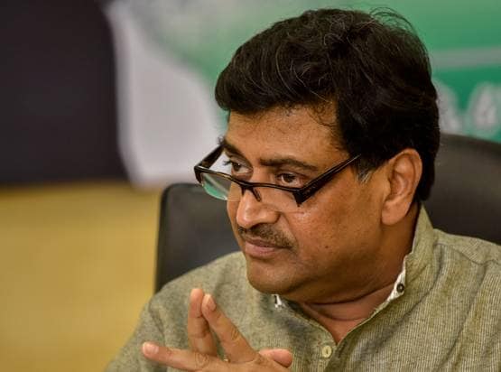 Who is Ashok Chavan: 'वनवास' खत्म कर फिर महाराष्ट्र की सत्ता में लौटे