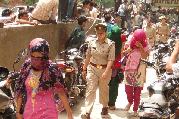 फर्जी आधार कार्ड से बनी बार डांसर, अब सेक्स रैकेट में पकड़ी गई बांग्लादेशी