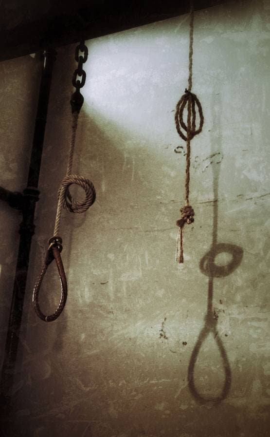 फांसी के लिए तय होता है सुबह का वक्त, कान में ये बोलता है जल्लाद