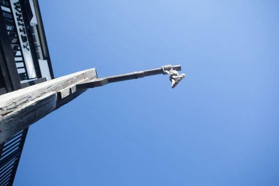 फांसी के लिए तय होता है सुबह का वक्त, कान में ये बोलता है जल्लाद