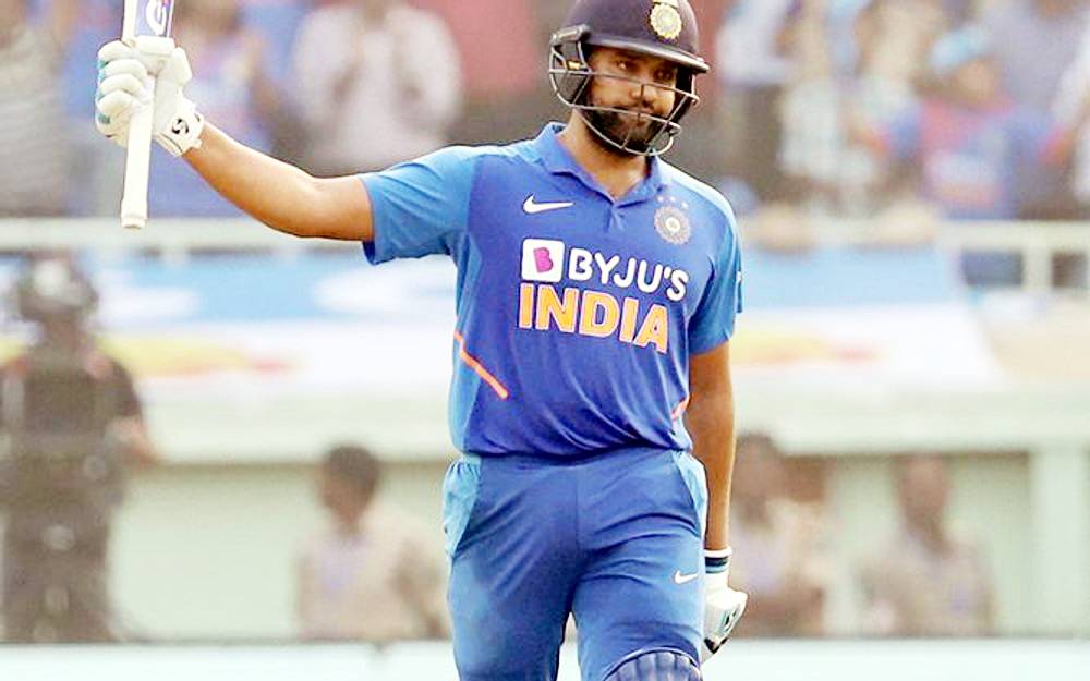 रोहित का बल्ला उगल रहा आग, खतरे में कोहली का बड़ा रिकॉर्ड