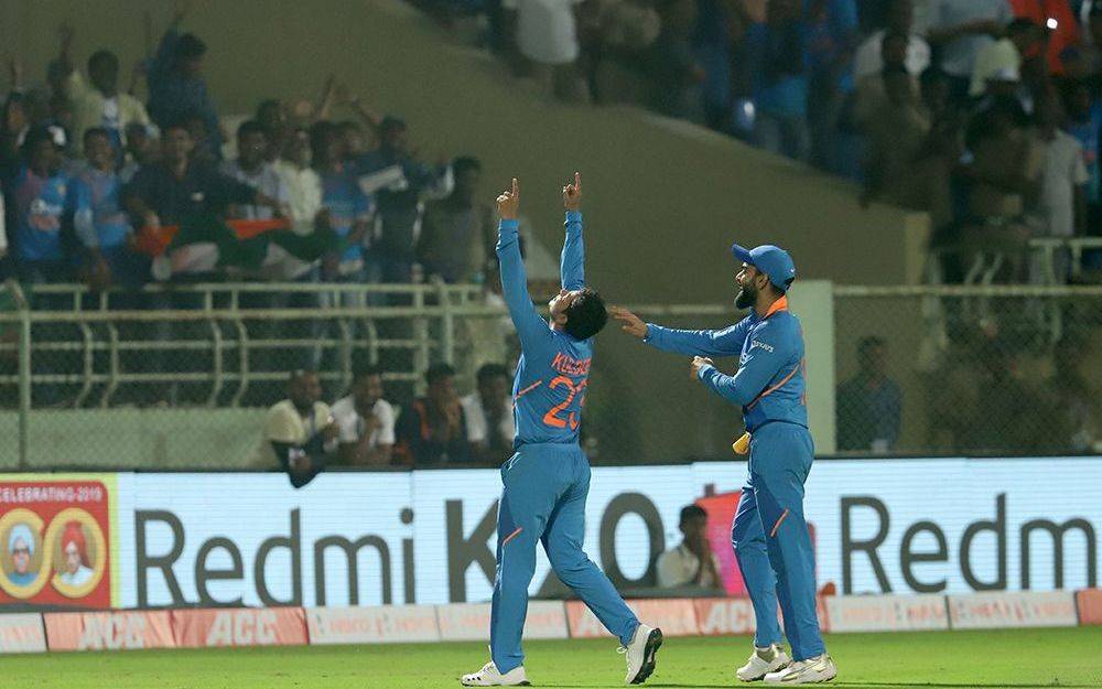 वनडे में कुलदीप यादव की दो-दो हैट्रिक, ऐसा करने वाले पहले भारतीय बॉलर