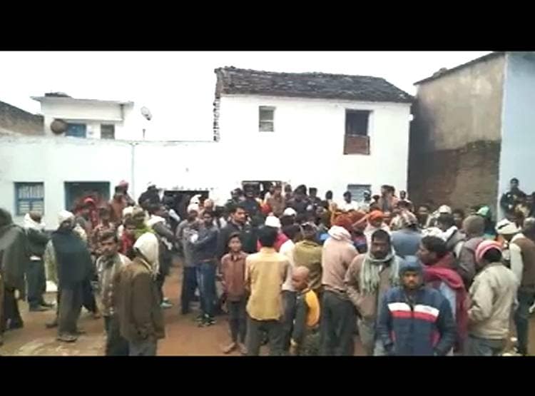 बर्थडे मनाने DJ लेकर घर आ धमके दबंग, लड़की ने दी जान