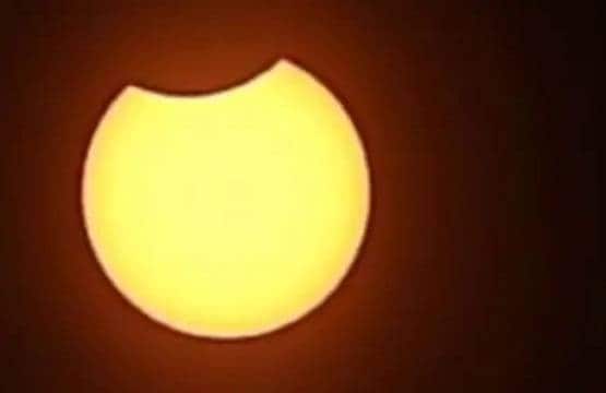 मोदी ने पहना डेढ़ लाख का चश्मा? सोशल मीडिया पर दे रहे 'सबूत'