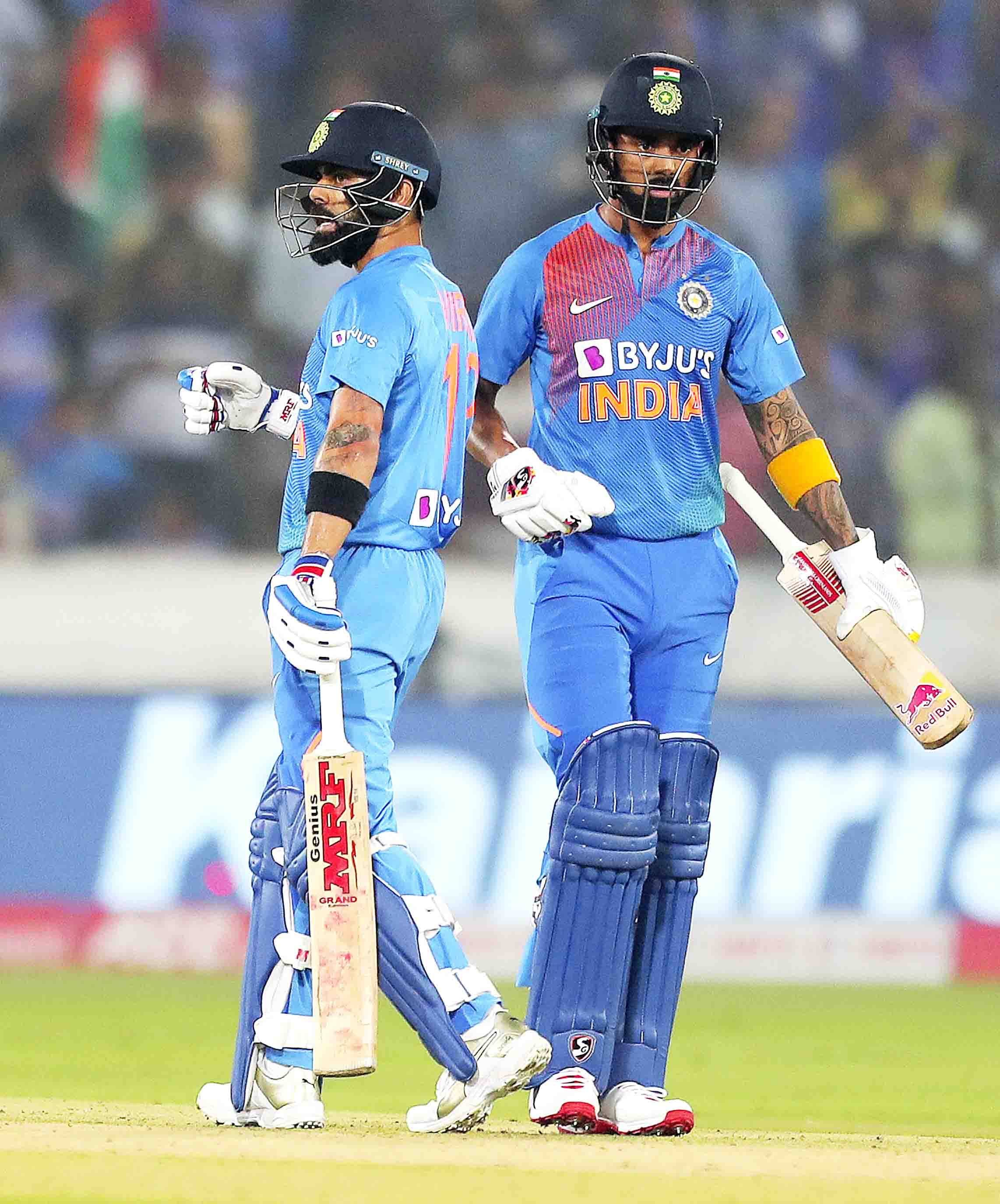 कोहली के धमाके से रोशन हुआ हैदराबाद, रिकॉर्ड्स की हुई बरसात