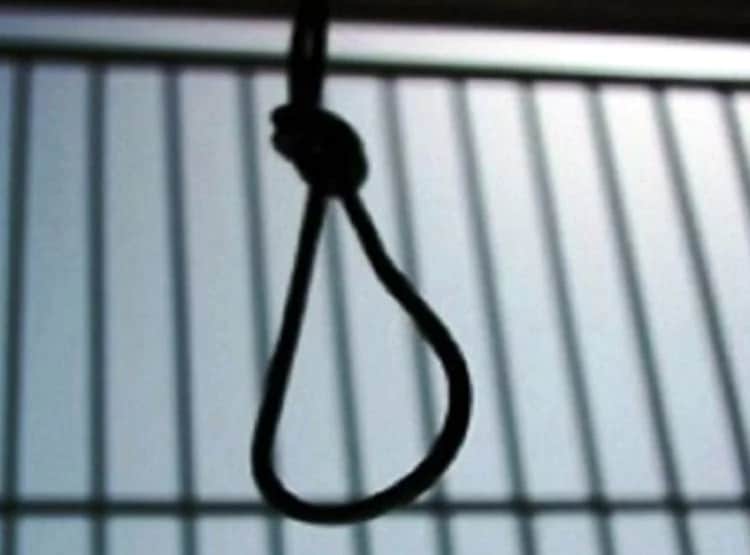 फांसी से पहले इशारों में क्यों की जाती है बात, जल्लाद ने खोला राज