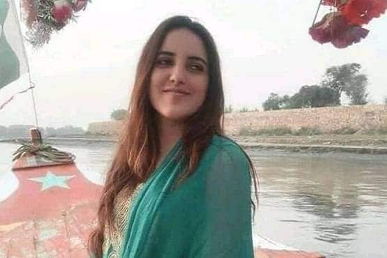 अश्लील चैट में फंसे पाक रेल मंत्री, वीडियो कॉल वायरल