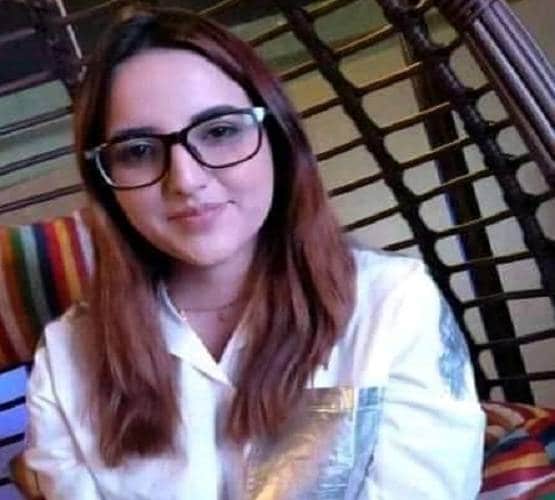 इमरान की कुर्सी पर बैठने वाली Tik Tok स्टार की पिटाई