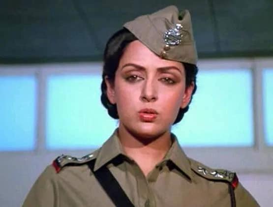 रानी मुखर्जी से पहले इन एक्ट्रेस ने निभाए लेडी कॉप के रोल, देखें लुक