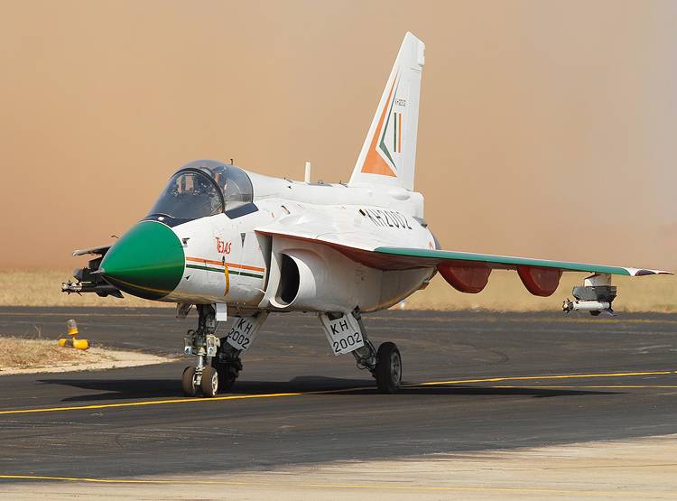 देश में बने इस विमान को खरीद वायुसेना ने बचाए 10 हजार करोड़