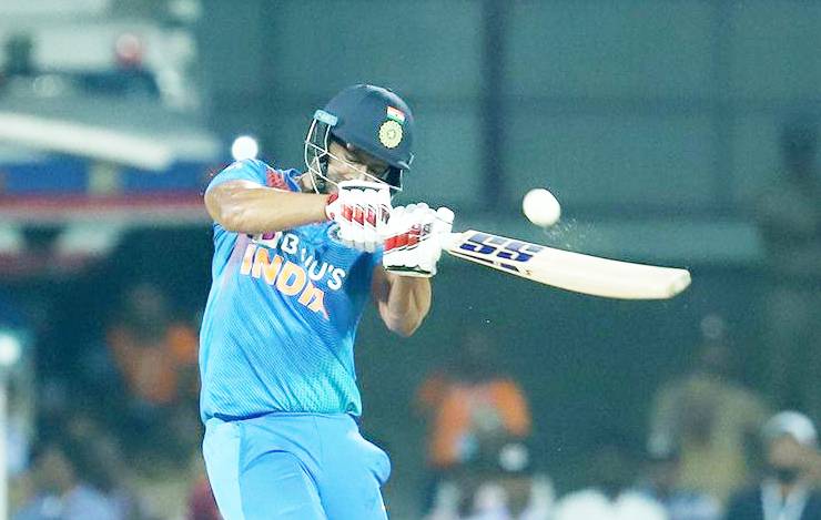 ताबड़तोड़ छक्कों से चमका यह खिलाड़ी, बताया जा रहा अगला युवराज