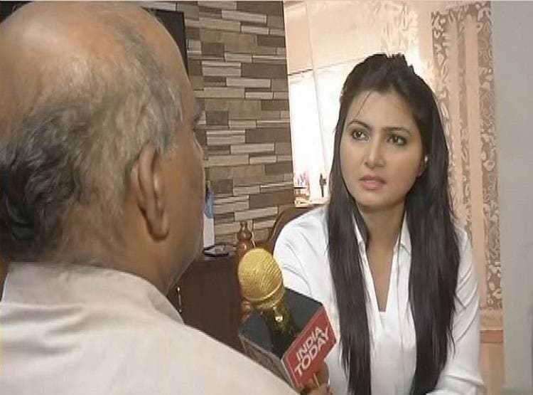 पीड़िता की फैमिली ने डायल किया 100, पुलिस बोली आधार नंबर बताओ