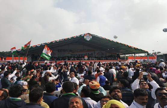 10 तस्वीरों में देखें कांग्रेस रैली के रंग, कार्यकर्ताओं से पटा मैदान