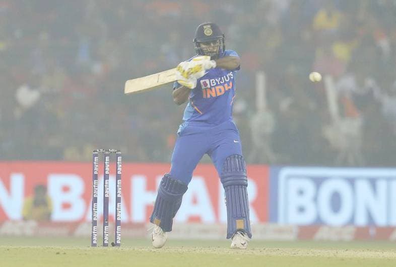 शार्दुल ने विंडीज के जबड़े से छीनी जीत, कोहली बोले- मान गए ठाकुर...