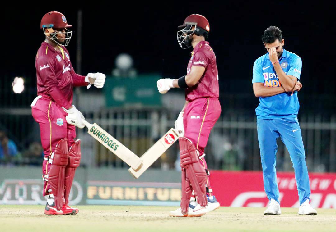 बेदम गेंदबाजी, लचर फील्डिंग, डगआउट में चहल...हार के बड़े कारण