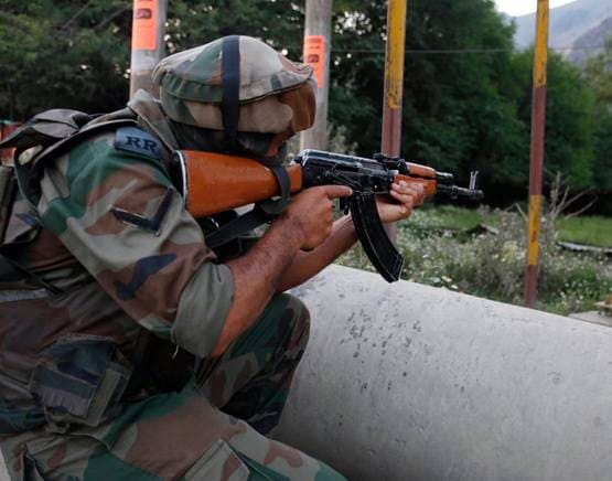 मां एनाउंसर- पत्नी टीचर, ऐसा है नये आर्मी चीफ नरवणे का परिवार