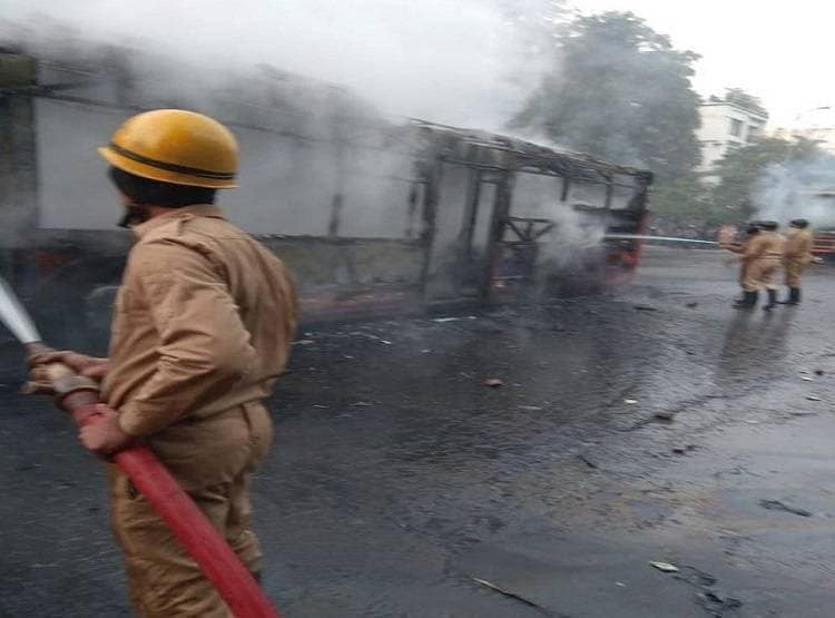 देखें, बवाल से कैसे बर्बाद हुई जामिया की लाइब्रेरी, सामने आई तस्वीरें