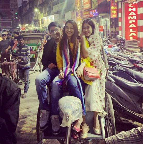 वाराणसी में वैकेशन मना रही जाह्नवी कपूर, ये तस्वीरें हो रही वायरल