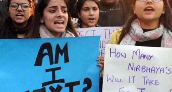 निर्देशक बोले- कंडोम लेकर चलें महिलाएं, रेपिस्ट से कॉपरेट करें