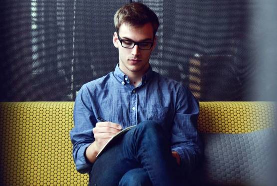 इन 7 आदतों से कम होता है पुरुषों का स्पर्म काउंट, आपके अंदर तो नहीं!