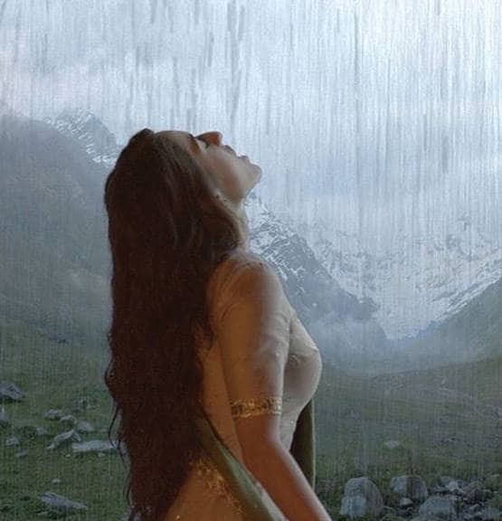 केदारनाथ शूटिंग की अनदेखी तस्वीरें, सुशांत संग पूल में दिखीं सारा