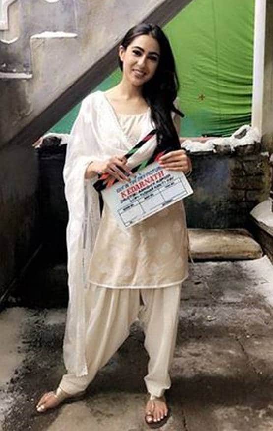 केदारनाथ शूटिंग की अनदेखी तस्वीरें, सुशांत संग पूल में दिखीं सारा