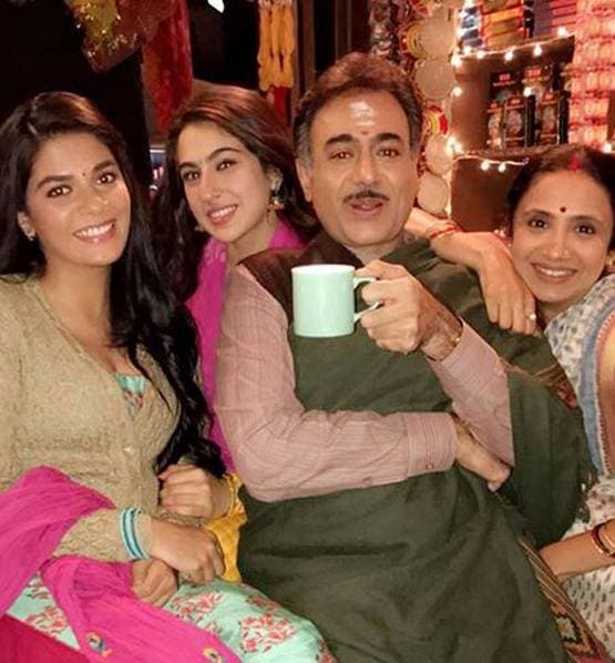 केदारनाथ शूटिंग की अनदेखी तस्वीरें, सुशांत संग पूल में दिखीं सारा