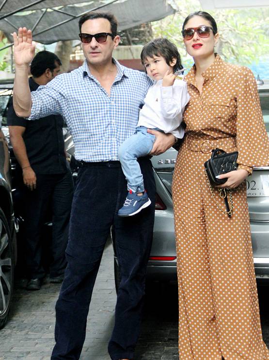 क्रिसमस पार्टी में सैफ-करीना के संग इस लुक में पहुंचे तैमूर, Photos