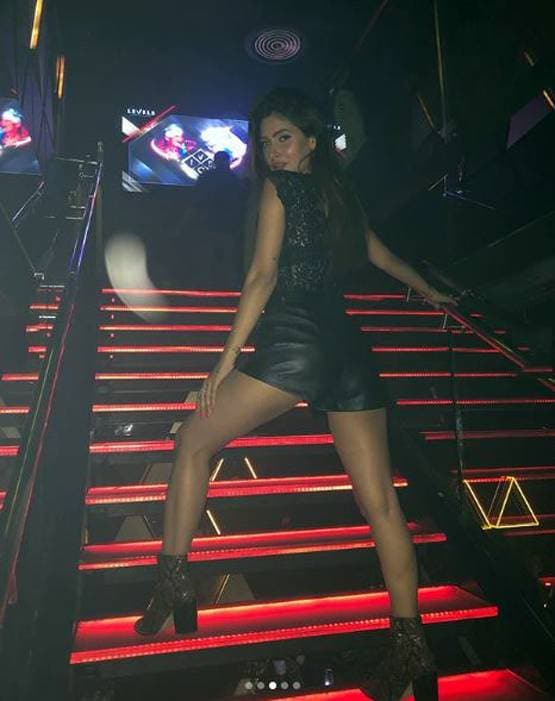 वॉशरूम में रागिनी MMS एक्ट्रेस का किलर अंदाज, शेयर की PHOTOS