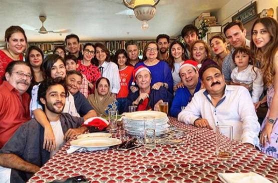 सनी लियोनी से कपूर फैमिली तक, सेलेब्स ने फैमिली संग यूं मनाया क्रिसमस