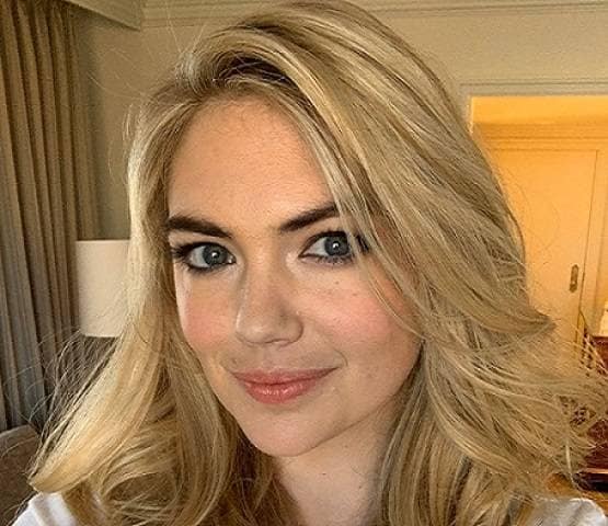 रिज्यूमे में लगाई अमेरिकी मॉडल की फोटो और फर्जी पे स्लिप, हो गई जेल