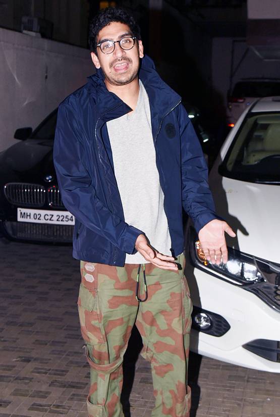 कटरीना की नो मेकअप लुक वाली तस्वीर वायरल, धर्मा ऑफिस के बाहर आईं नजर