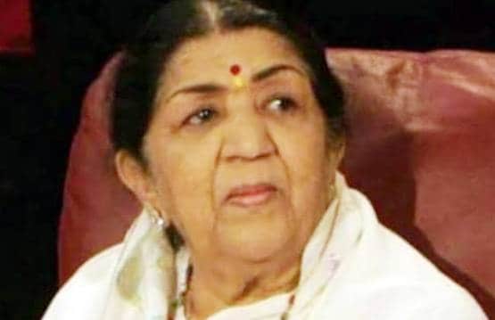 Twitter पर कितने एक्टिव हैं स्टार्स? रेस में आगे निकले बिगबी-सोनाक्षी