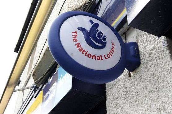 बदली किस्मत, 381 करोड़ जीतकर स्टार्स से भी अमीर हुआ शख्स