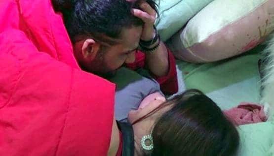 कभी कंबल में तो कभी बाथरूम में, बिग बॉस में पार हुईं रोमांस की हदें
