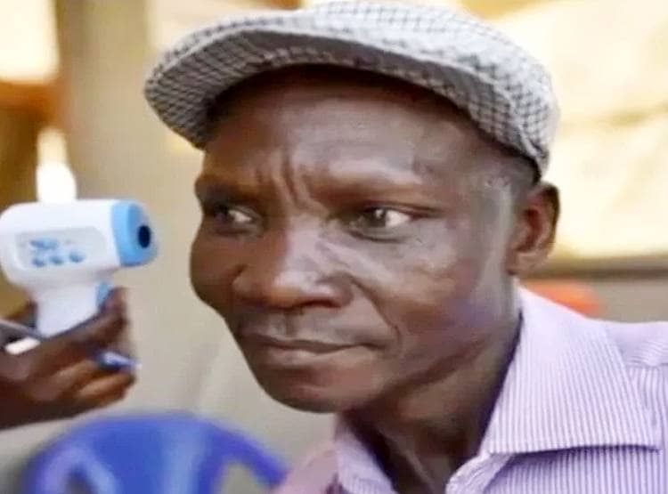 इतनी जहरीली गैस छोड़ता है ये आदमी कि मर जाते हैं मच्छर!