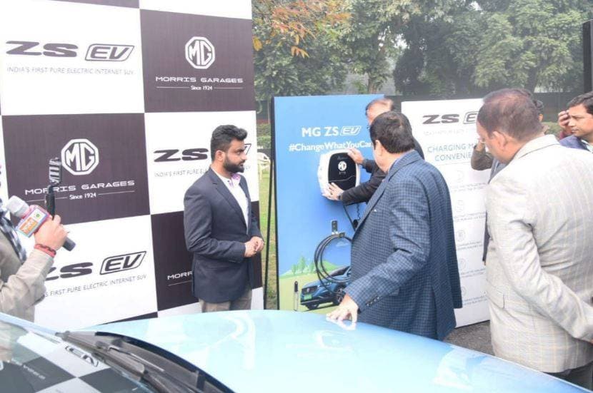 इलेक्ट्रिक एसयूवी ZS की कल से बुकिंग, जानिए कितनी है बुकिंग अमाउंट