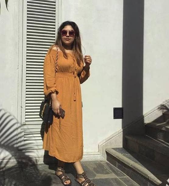 लंदन रिटर्न इंटीरियर डिजाइनर को डेट कर रहे मिथुन के छोटे बेटे