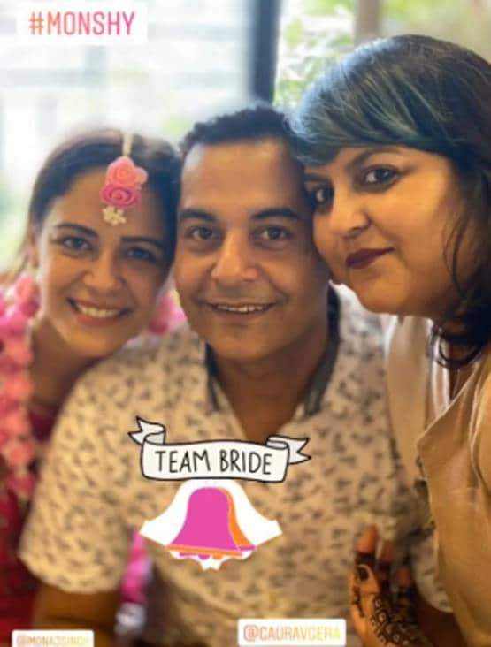 मोना सिंह के हाथों में रची मेहंदी, पहुंचे चुनिंदा मेहमान, शुरू सात फेरों की तैयारी