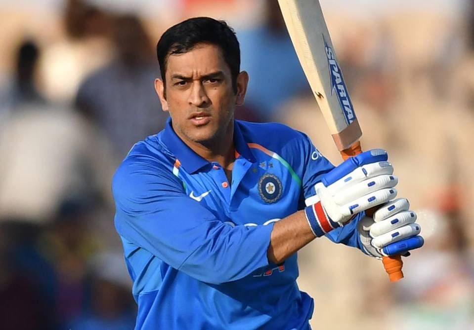 धोनी करेंगे इंटरनेशनल क्रिकेट में वापसी? शास्त्री ने बताया पूरा प्लान