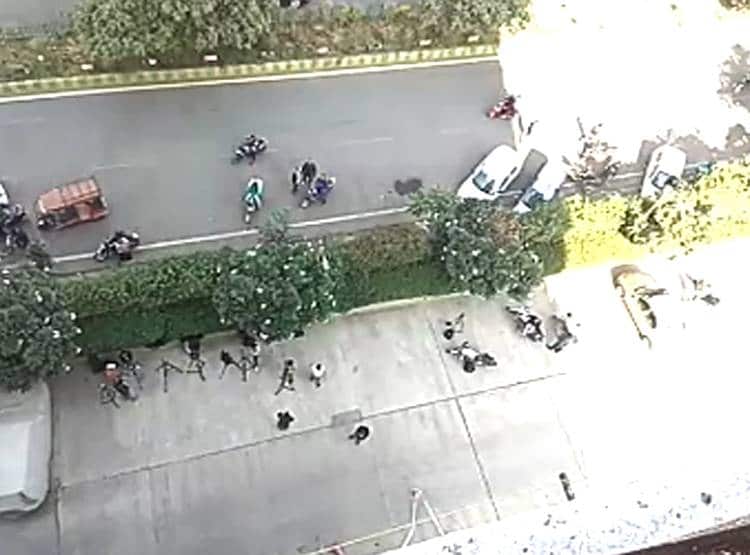 वीडियो कॉल कर दोस्त को द‍िखाई बच्चों की लाश, कहा- सब खत्म हो गया